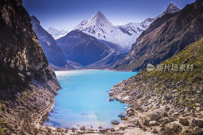 拉古纳帕隆(Paron lagoon)和斯诺佩带布兰卡的Cordillera——斯卡米什，秘鲁安第斯山脉